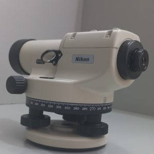 ترازیاب NIKON LAR-32